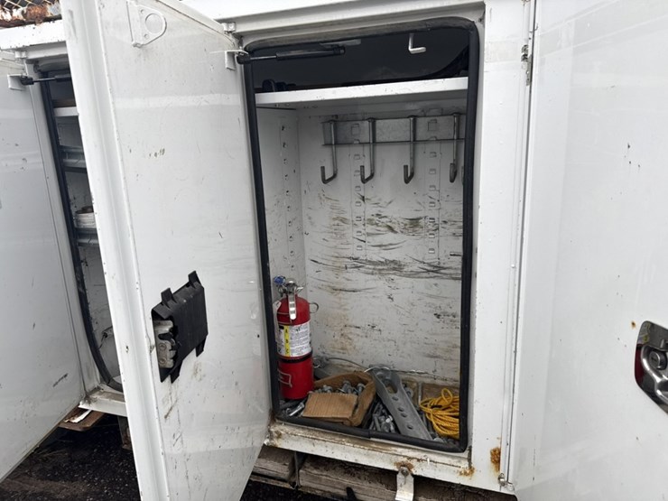 #2000-•-2014-freightliner-altec-digger-derrick-image-38