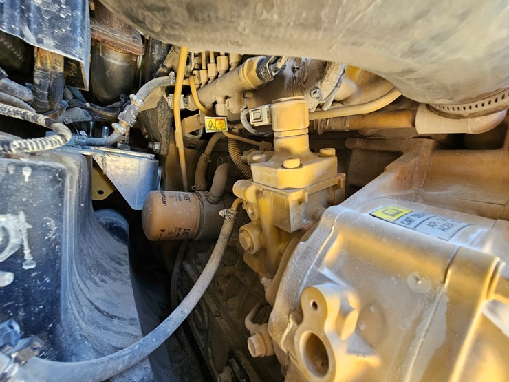 2023-caterpillar-299d3-image-25