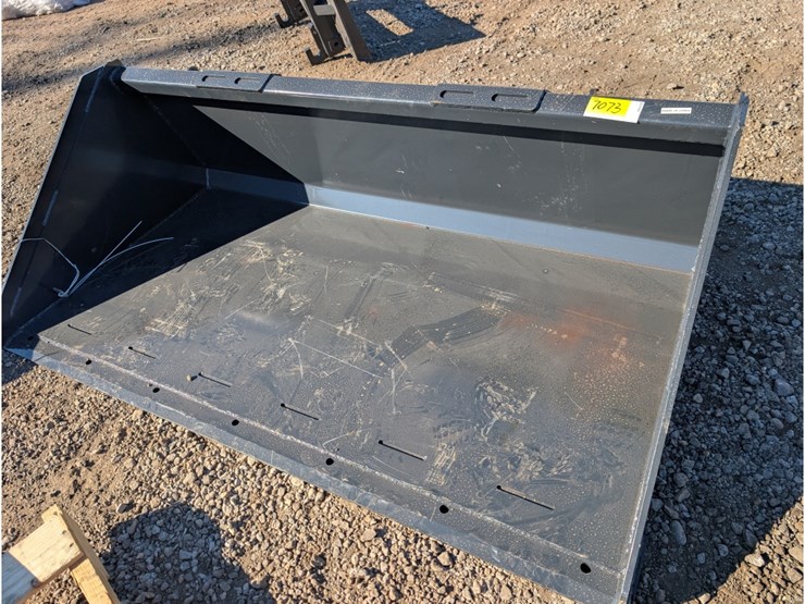 wolverine-skid-steer-bucket-66"-image-1