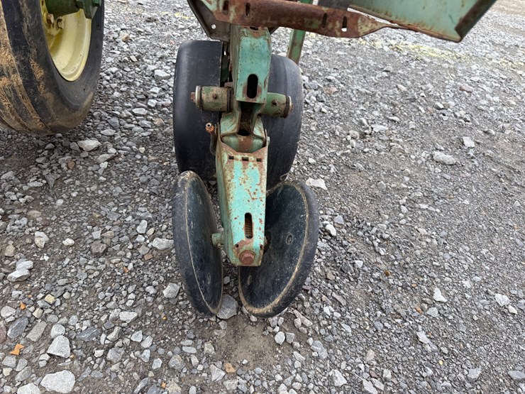 12-john-deere-12-image-24