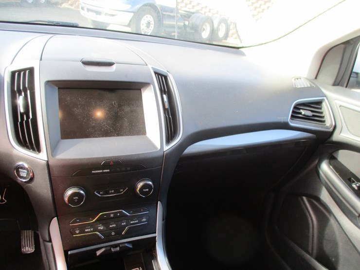 2019-ford-edge-sel-image-9