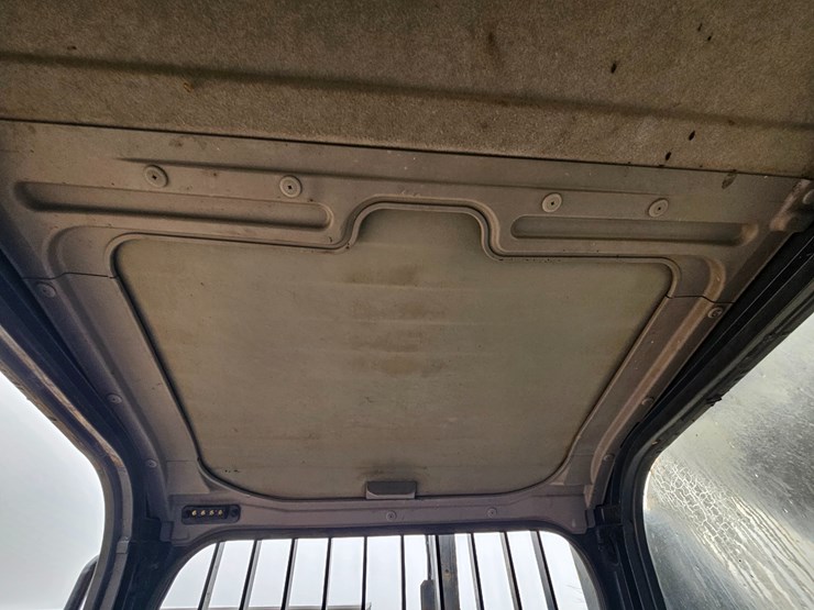 deere-200d-lc-image-40