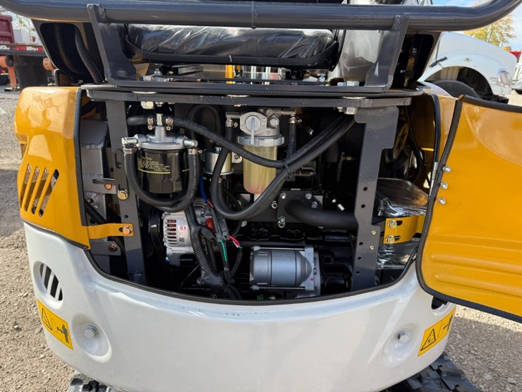 sdlanch-sdle20-mini-excavator-w-hydraulic-thumb-image-12