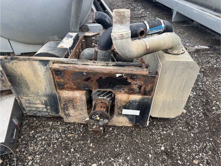 2012-90-bbl-tanker-take-off-w/-pumps-image-13