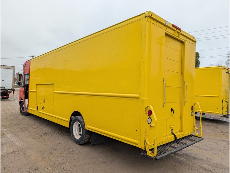 2017-freightliner-mt55-image-7