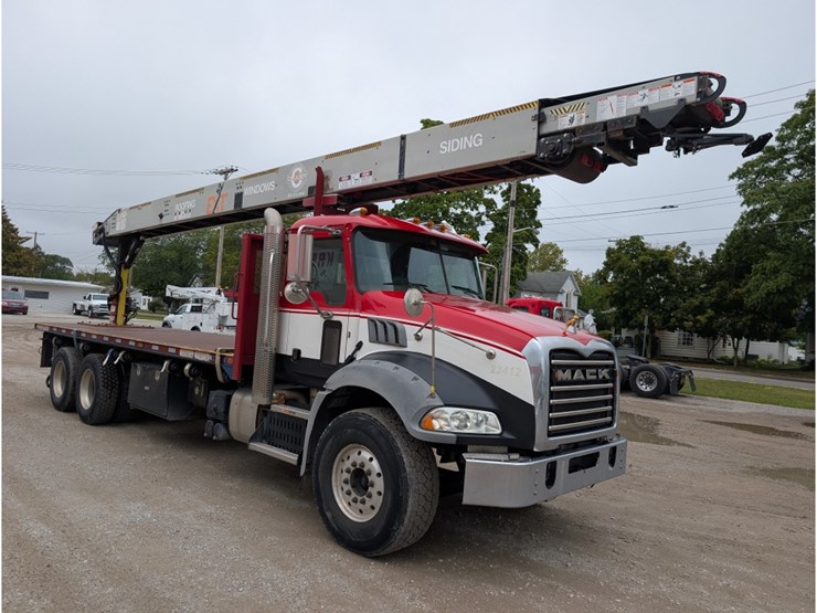 2017-mack-gu813-shingle-conveyor-image-4