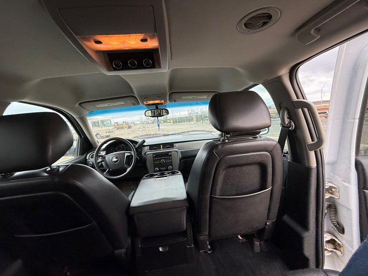 2012-chevrolet-suburban-image-57