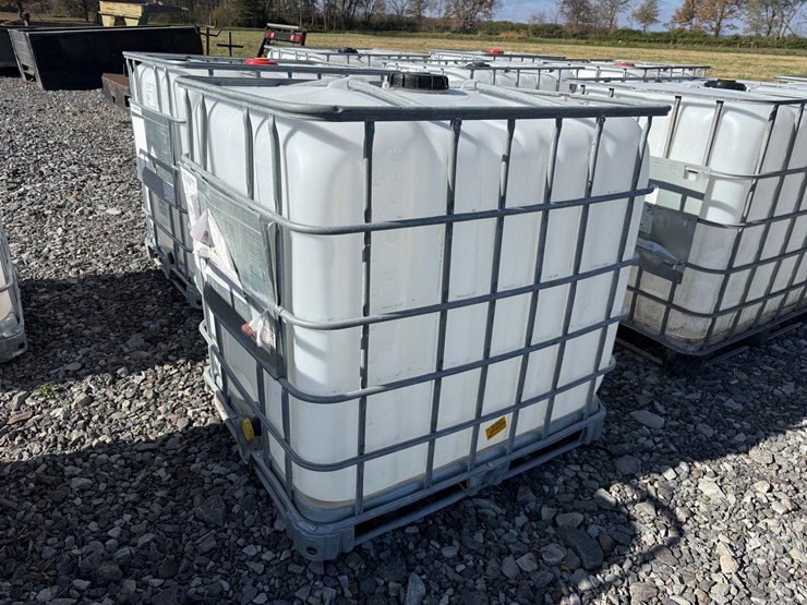 #22622-•-1000-gallon-poly-tank-w/-cage-image-1