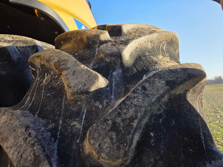 2010-new-holland-cr9065-image-12