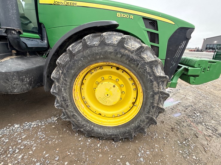 john-deere-8320r-image-33