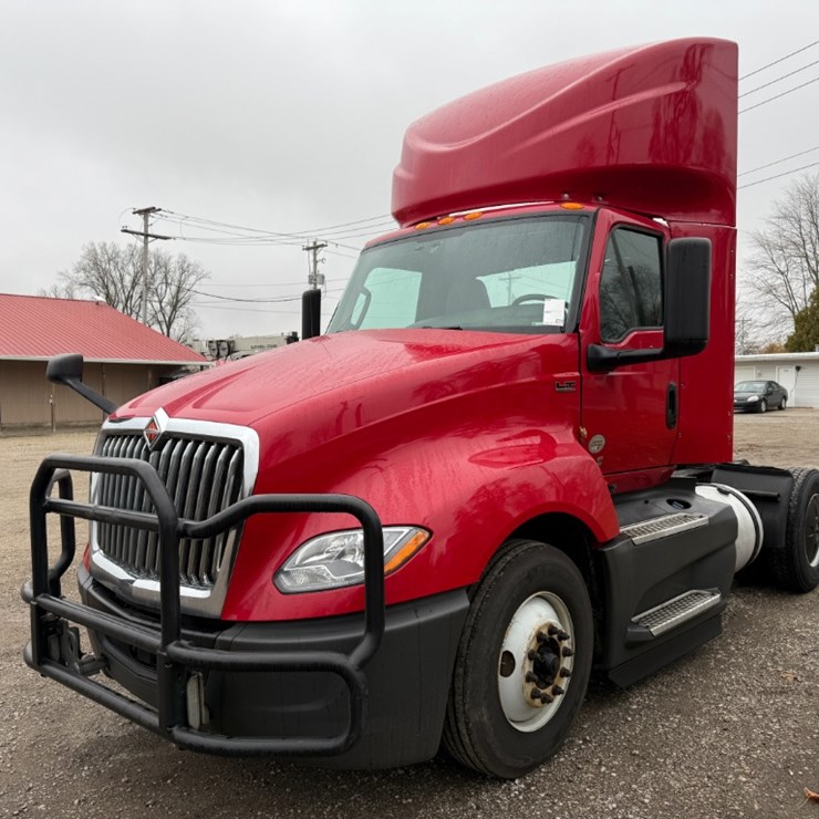 2019 INTERNATIONAL LT