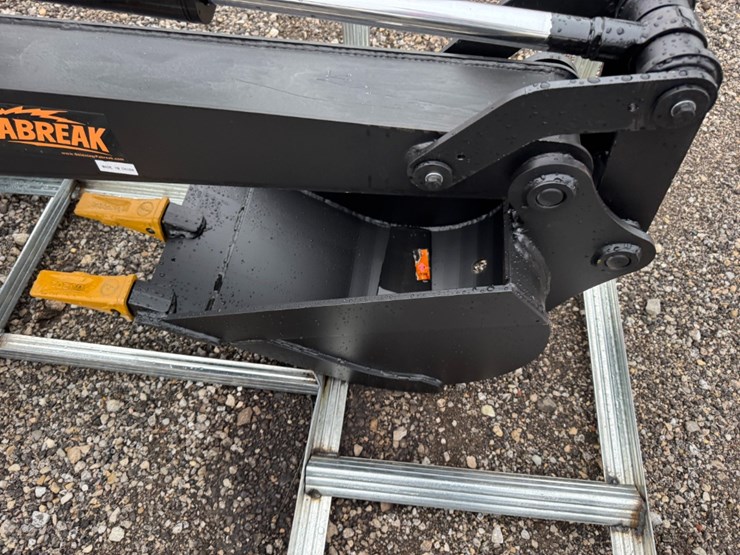 pabreak-52"-skid-steer-backhoe-image-7