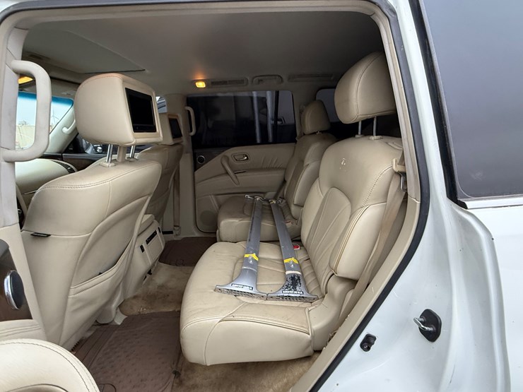 2012-infiniti-qx56-image-28