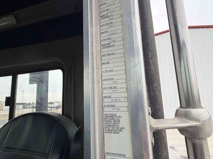 2012-kenworth-t800-image-7