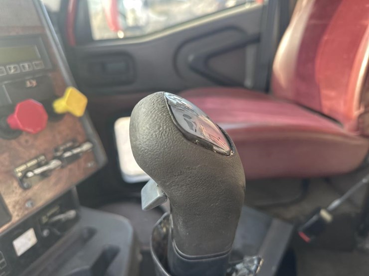 2000-international-9200i-image-33