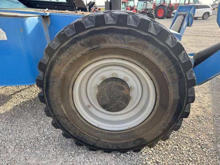 #1460-•-2014-genie-1056-telehandler-image-62