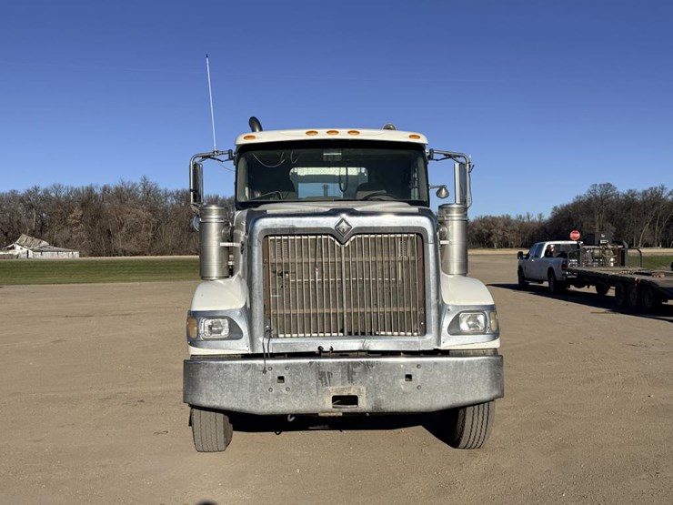#1972-•-2008-international-eagle-day-cab-truck-tractor-image-8