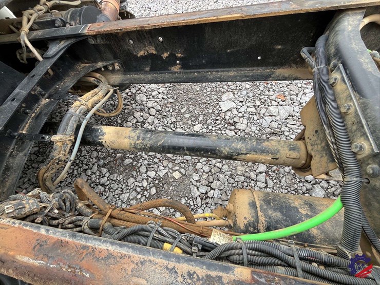 2013-freightliner-m2-s/a-cab-&-chassis-image-22