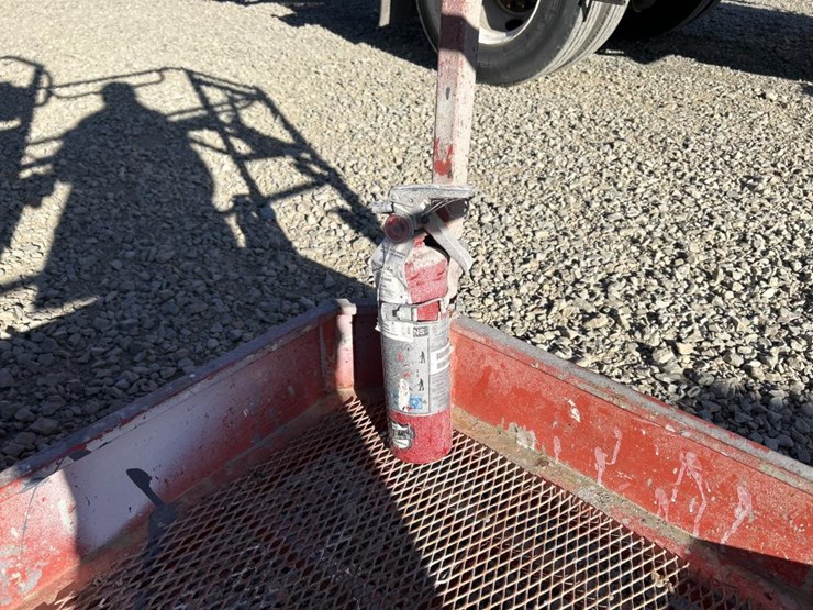 2017-skyjack-sj45t-image-12