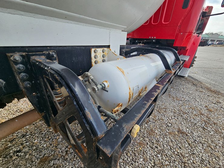 2016-freightliner-s2g-image-89