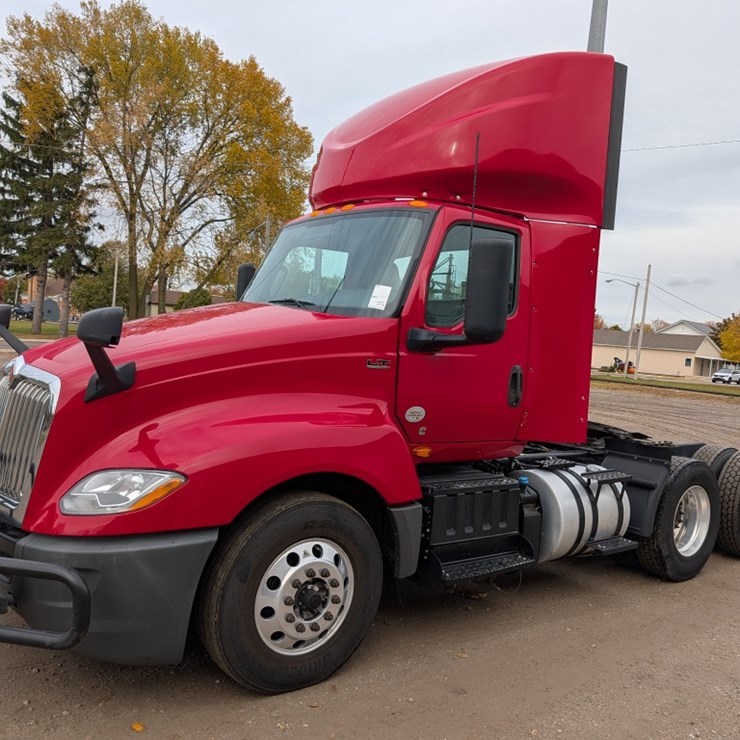 2019 INTERNATIONAL LT