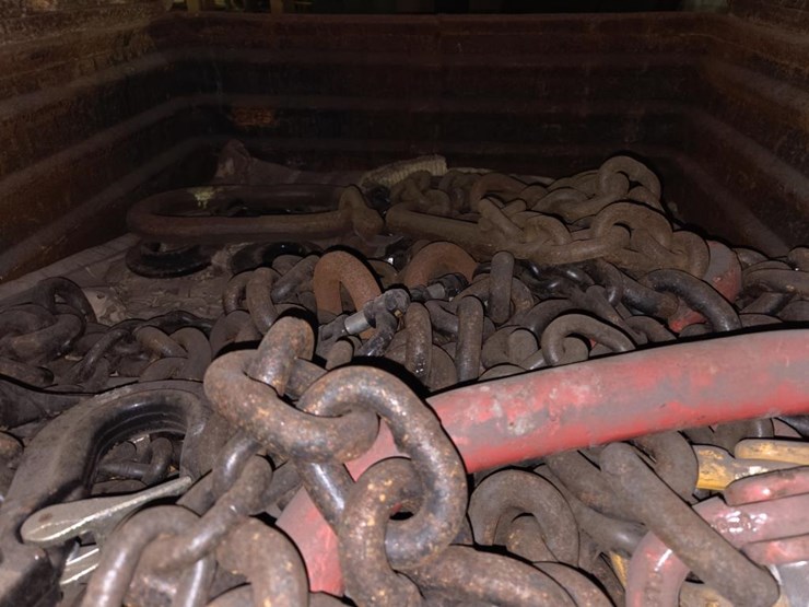 #3421-•-(2)-steel-crates-w/-heavy-duty-chains-and-more-image-4