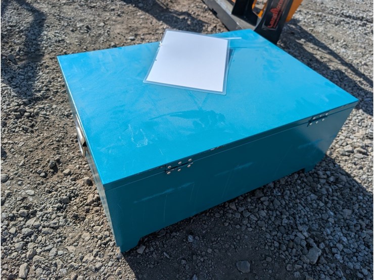 (24)-ratchet-tie-downs-&-flat-pack-tool-box-image-3