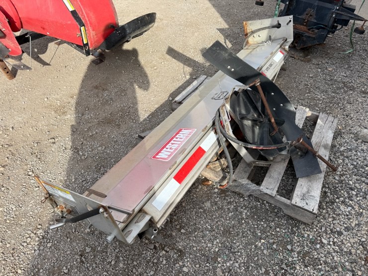 western-uts-696-tailgate-spreader-image-5