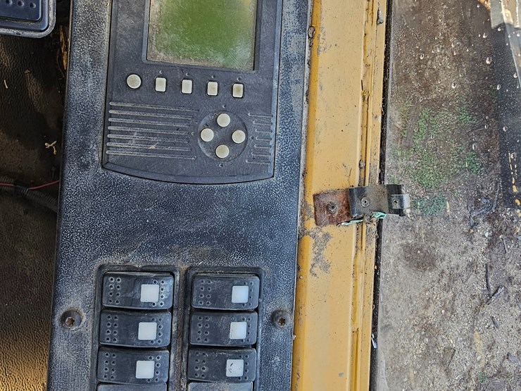 caterpillar-574-image-37