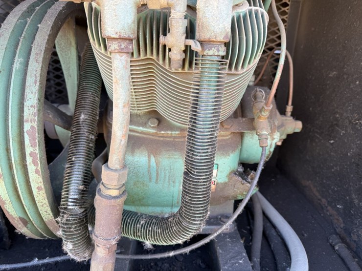 #1953-•-1998-ford-fuel-truck-image-33