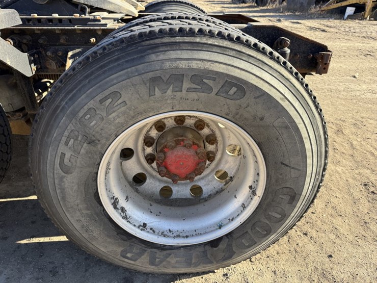 #1955-•-2008-international-eagle-day-cab-truck-tractor-image-75