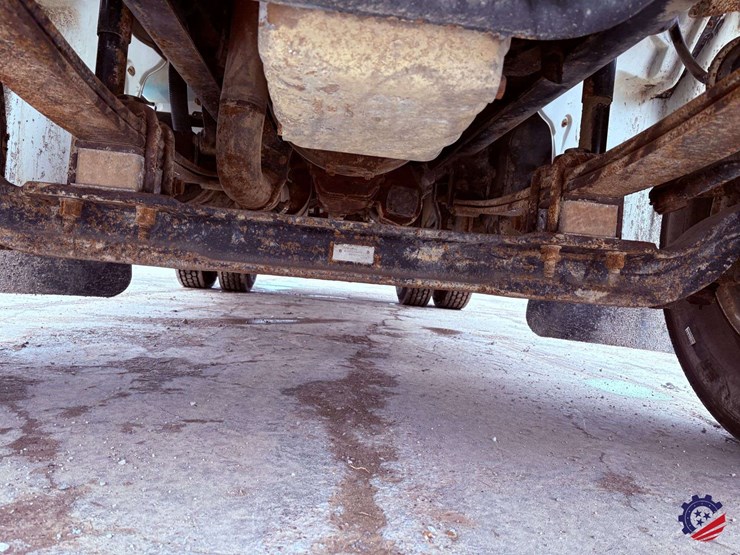 1998-freightliner-fl70-image-67