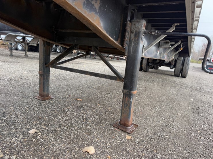 2014-utility-flatbed-image-13