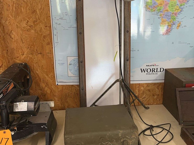 old-box-lamp-&-creeper-image-1