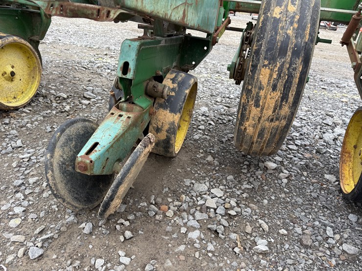 12-john-deere-12-image-23