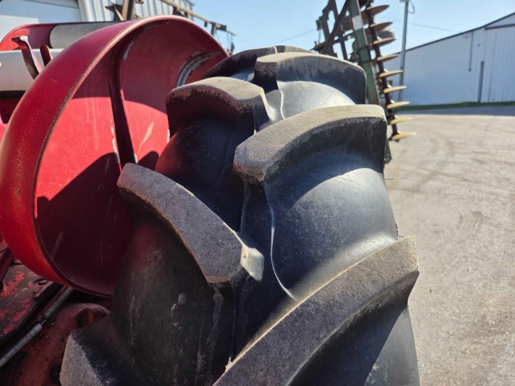 case-ih-560-image-18