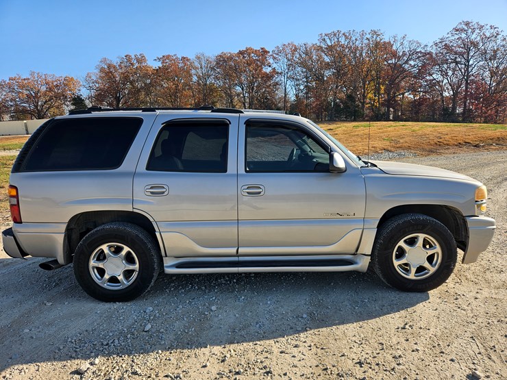 2004-gmc-yukon-image-14