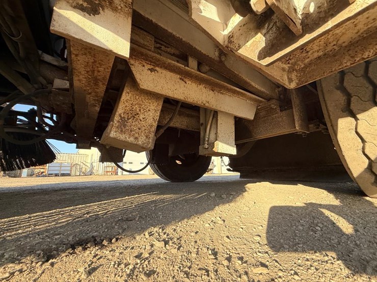 #1981-•-1990-mobil-sweeper-ahl-sweeper-truck-image-42