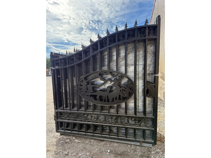 14'-bi-parting-wrought-iron-deer-gate,-2-7'-wide-panels-image-3