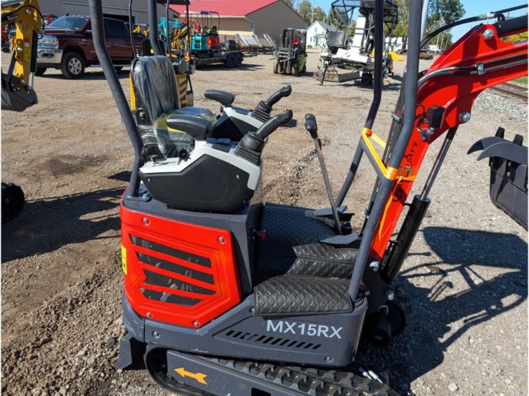cfg-mx15rx-mini-excavator-w/-mechanical-thumb-image-5
