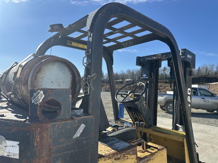 caterpillar-t80d-image-11