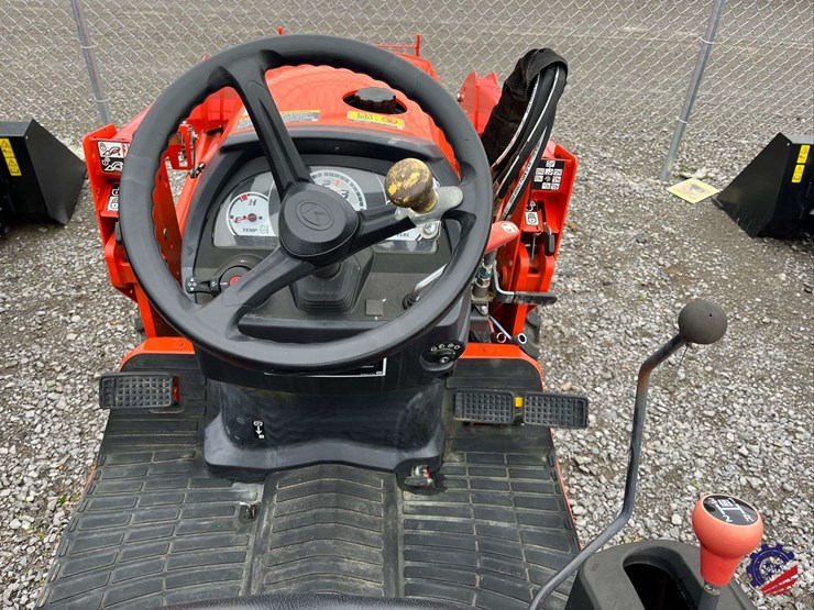 kubota-b2401d-farm-tractor-image-23