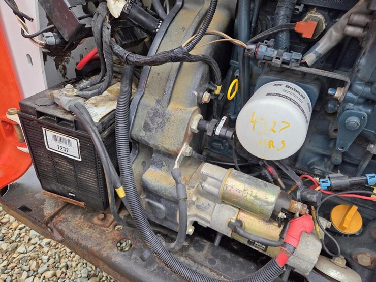 2013-bobcat-t770-image-27