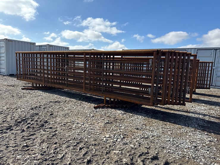 #22675-•-(9)-cattle-panels-&-(1)-gate-image-2