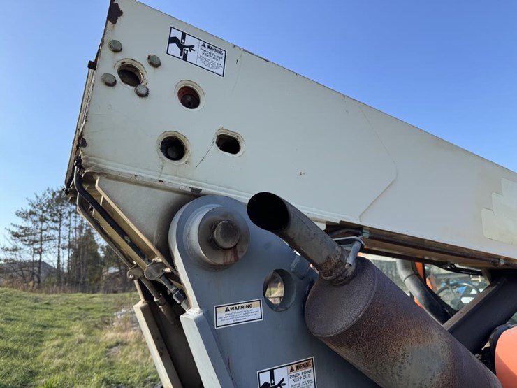 2006-jlg-g6-42a-image-16