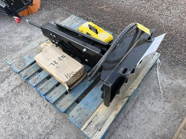 2025-giyi-p45-breaker-hammer-for-stand-up-skid-image-4