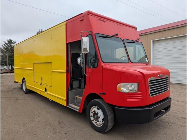 2017-freightliner-mt55-image-3