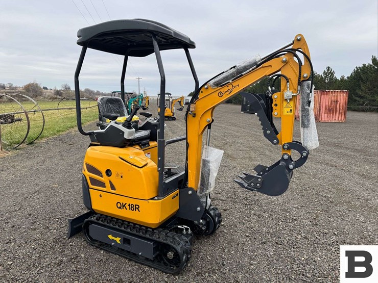 2025-cfg-industrial-qk18r-mini-excavator-image-7