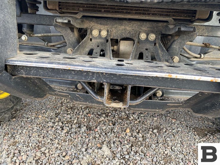 john-deere-835e-image-10