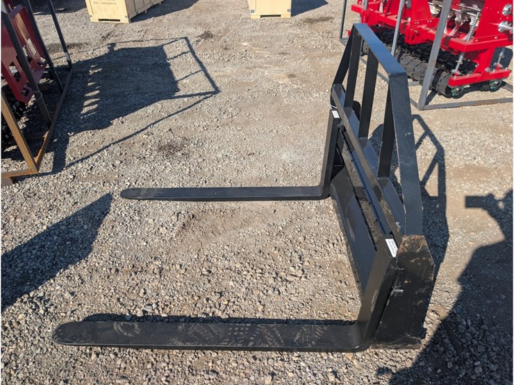 saii100-48"-skid-steer-forks-image-2